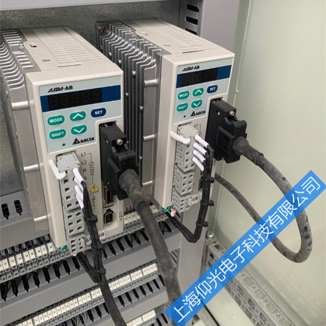 �ŷ�������ά��