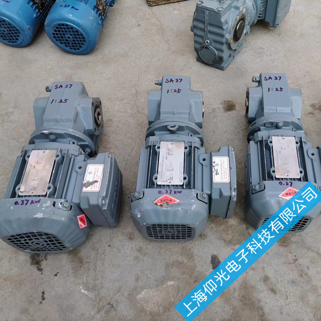 ËÅ·þµç»úάÐÞ