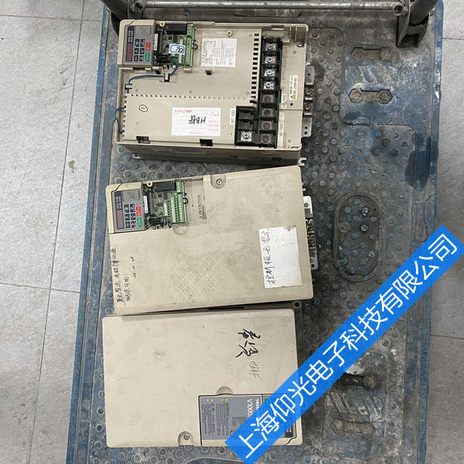 ����H1000��Ƶ��ά��Ƶ��ָ���OPR��˸,��������������ô������